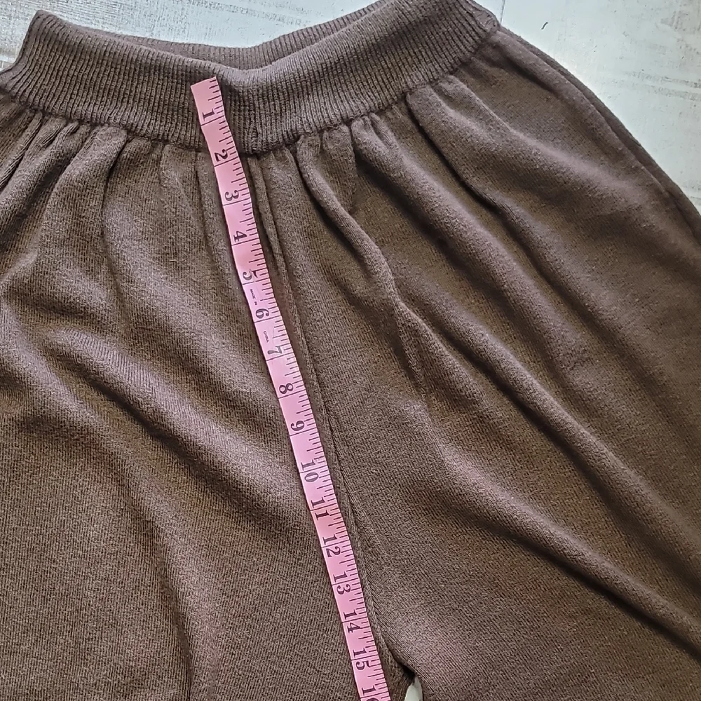 Colours V-Neck Sweater in Brown